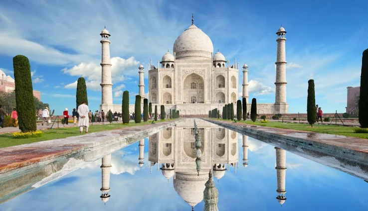 Taj Mahal, Uttar Pradesh - 20 must visit places in India Taj Mahal, Uttar Pradesh - 20 must visit places in India