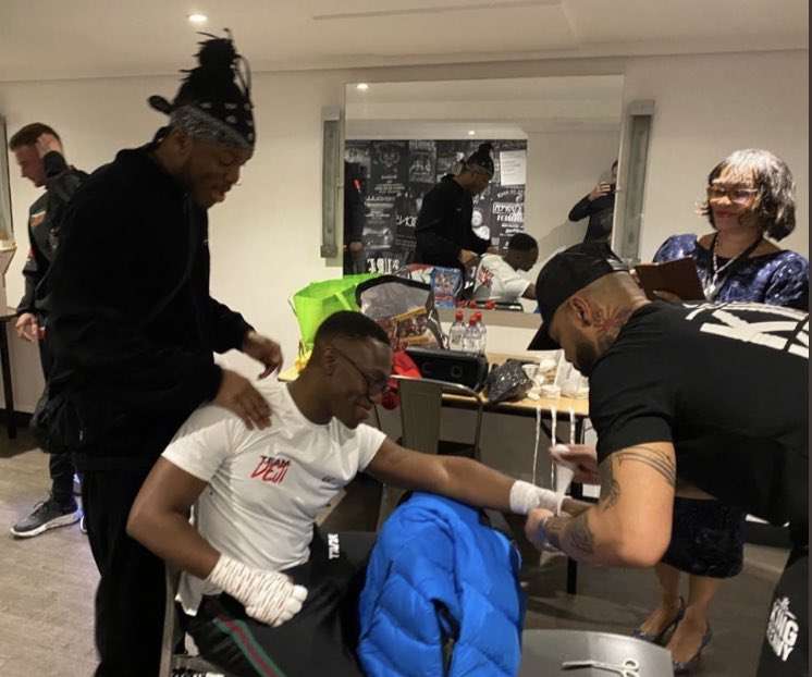 KSI with Deji preparing, is he going to walk him out
