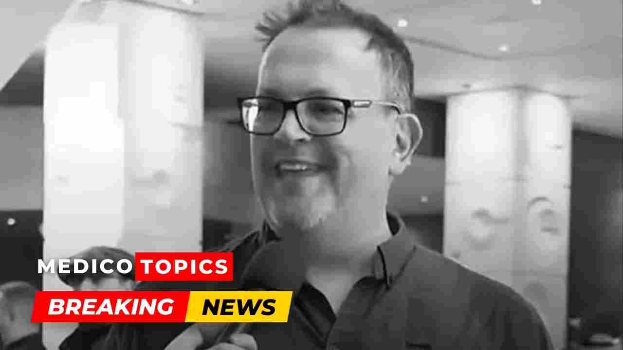 Ron Lewis, a long-time London-based boxing writer and BoxingScene correspondent, has died at the age of 54.