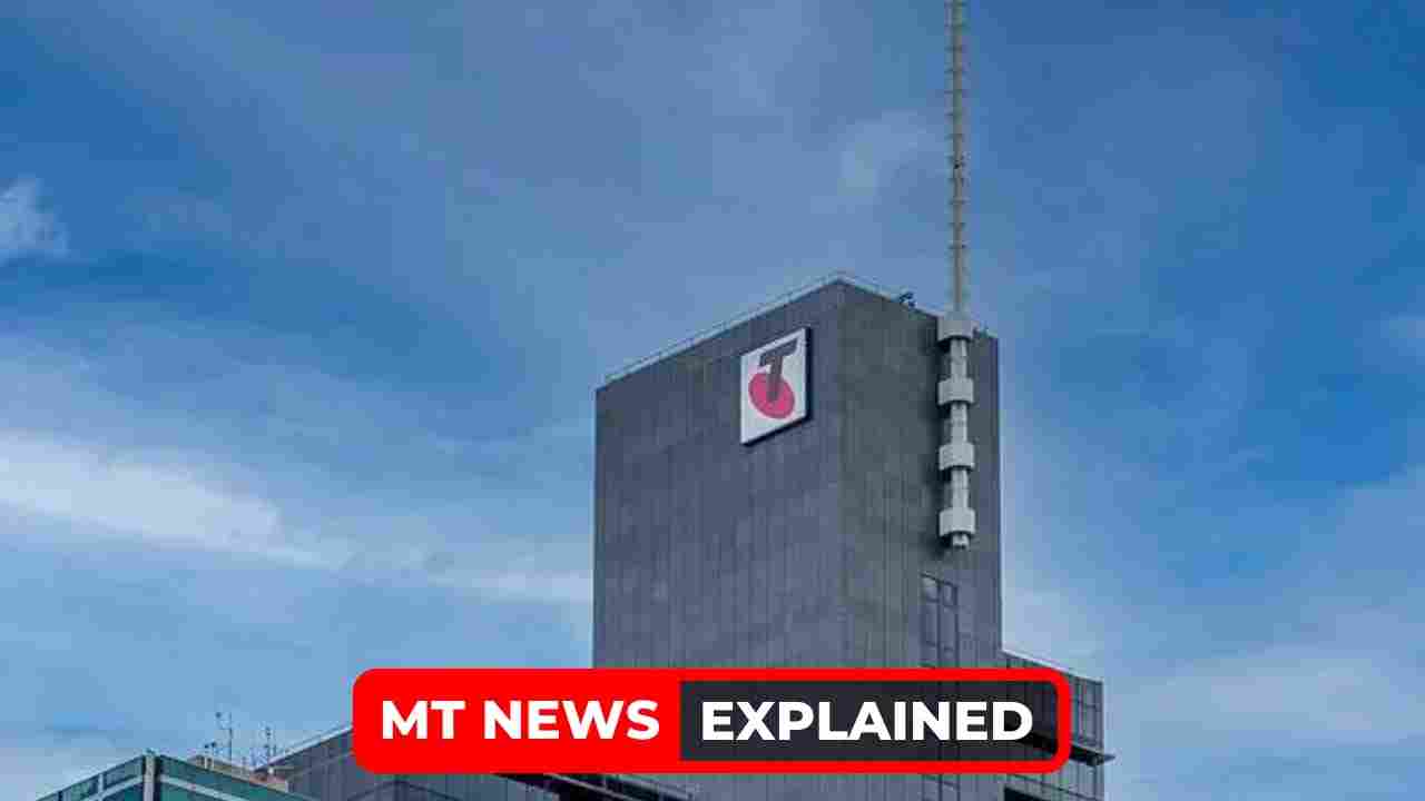 Many of Telstra's customers are complaining that their mobile data isn't working due to a significant outage.