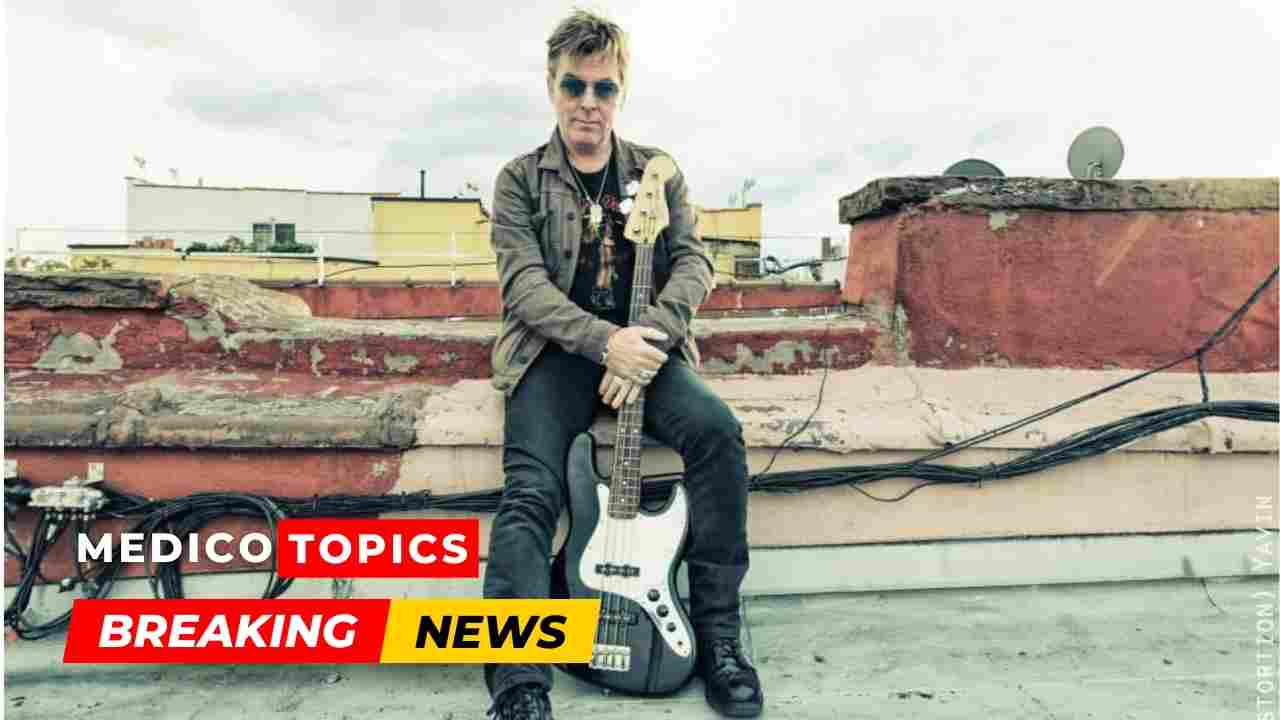 Tragic news this morning regarding The Smiths' bassist Andy Rourke's passing. Johnny Marr, Andy Rourke's old bandmate, verified the tragic news this morning on social media and paid eloquent homage to the gifted bassist in a tweet.