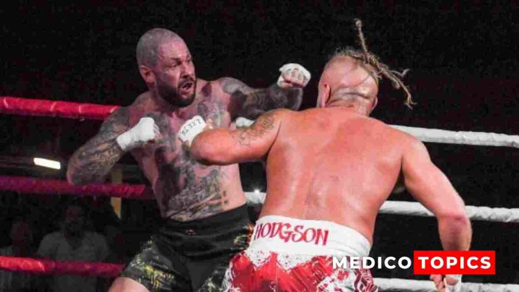 Chris Wheeldon up against the ropes. (Source: Andy Kelvin/Kelvinmedia)